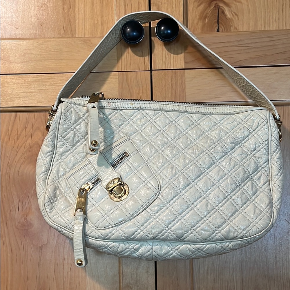 Elegant Cream Quilted Shoulder Bag